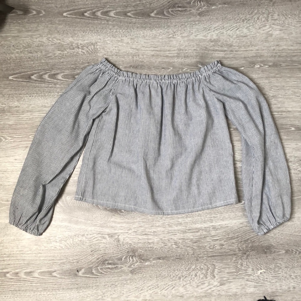 Off-the-shoulder Top